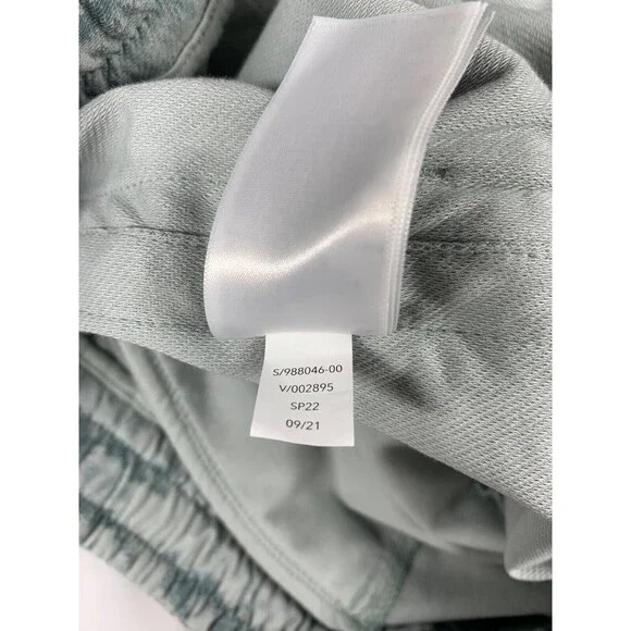 Athleta Farallon Shorts Gray Knit Shorts Size L Coastal Beach Activewear - Picture 9 of 10